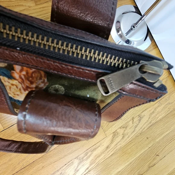 Fossil Vintage Leather Floral Tapestry Satchel Keyhole Bag - Picture 10 of 13